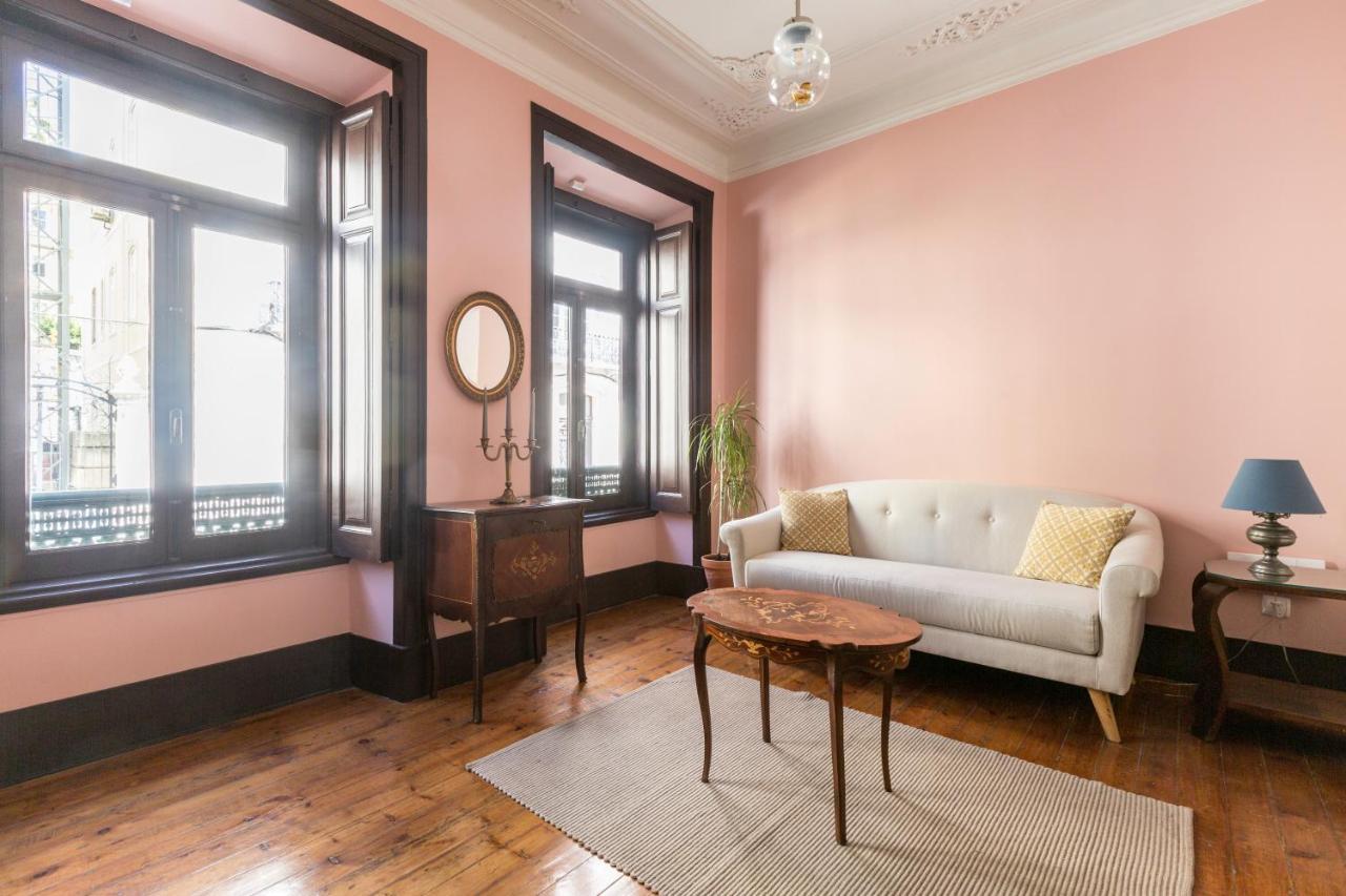 Charming In A 19th Century Building Lisbona
